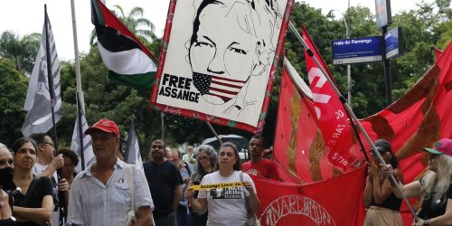 Imagem referente a Manifestação no Rio pede liberdade para Julian Assange