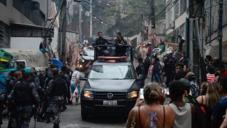 Operações policiais no Rio deixam 22 mil estudantes sem aula