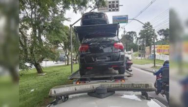Imagem referente a Carro bomba de dívidas: GM apreende veículo com mais de 400 mil em multas