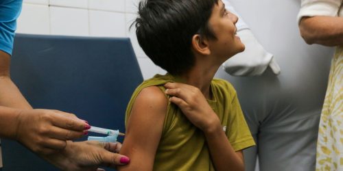 Imagem referente a Apenas 32% do público-alvo tomaram vacina contra dengue no DF