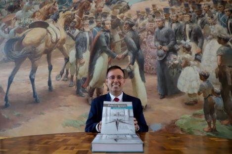 Imagem referente a Historiador lança livro sobre o Palácio Iguaçu, que completa 70 anos em 2024