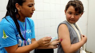Dengue: adolescentes de 12 a 14 anos já podem se vacinar no DF