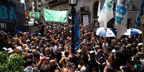 Trabalhadores se mobilizam contra extinção da agência pública Télam