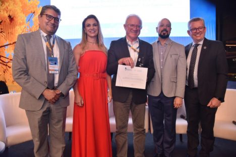 Imagem referente a Fundação Araucária e pesquisador da UEL conquistam 1º lugar no Prêmio Confap