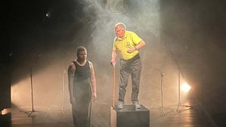Com pai e filho no palco, Teatro Guaíra recebe o espetáculo “As Santas”