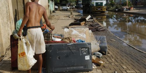 Imagem referente a Rio: maiores riscos de alagamento estão em Petrópolis e Baixada