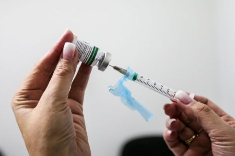 Imagem referente a Campanha de vacinação contra a gripe começa nesta segunda para 4,5 milhões de pessoas