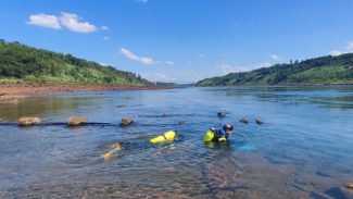 Sanepar contrata mergulhadores para inspecionar tubulações no Rio Paraná e Lago de Itaipu