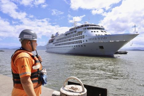 Imagem referente a Porto de Paranaguá recebe navio de cruzeiro de luxo Silver Wind
