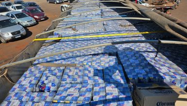 Imagem referente a Carreta com 32 toneladas de bebidas de origem argentina é apreendida em Cascavel