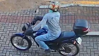 Imagem referente a Câmeras registram furto de motocicleta Honda CG, placa AXL2B64 no São Cristóvão