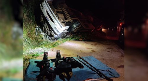 Imagem referente a Tombamento de caminhão na BR-163 deixa um morto em Santa Lúcia