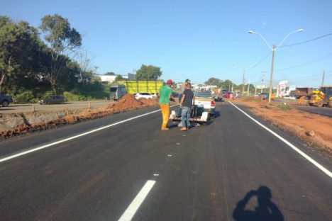 Imagem referente a DER/PR libera trecho interditado da PR-323 em Umuarama para o tráfego de veículos