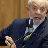 Imagem referente a Lula critica impedimento de candidatura da oposição na Venezuela