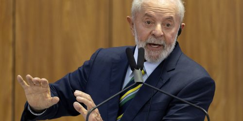 Imagem referente a Lula critica impedimento de candidatura da oposição na Venezuela