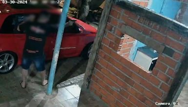 Imagem referente a Vídeo mostra irmãos trocando tiros após desentendimento em Loja de Conveniência em Cascavel