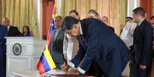 Imagem referente a Maduro sanciona lei que formaliza anexação de Essequibo à Venezuela
