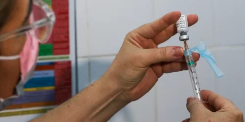 Imagem referente a São Paulo começa a vacinação de 10 a 14 anos contra a dengue