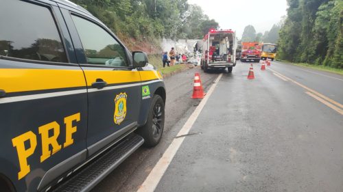 Imagem referente a Morador de Piraí do Sul morre em grave acidente entre duas carretas na BR-277 em Guaraniaçu
