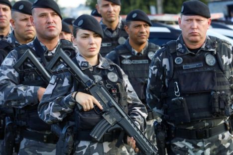 Imagem referente a Governador sanciona lei que amplia o efetivo da Polícia Militar do Paraná