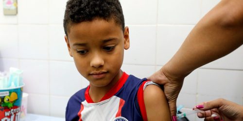 Imagem referente a São Paulo amplia vacinação contra dengue para crianças de 10 a 14 anos