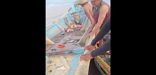 Imagem referente a Barco com 20 corpos em decomposição é encontrado boiando no Pará; veja vídeo