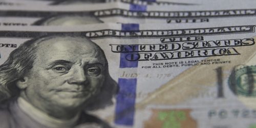 Dólar aproxima-se de R$ 5,19 com exterior e novas metas fiscais