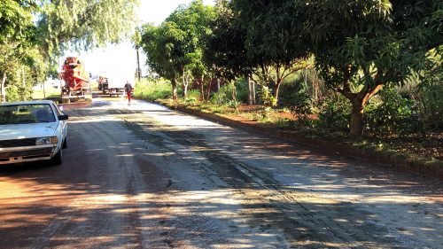 Imagem referente a Caminhão derrama concreto na via e causa transtornos na Rua Santa Cruz no Brasmadeira