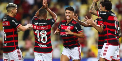 Imagem referente a Flamengo derrota São Paulo e assume liderança do Brasileiro