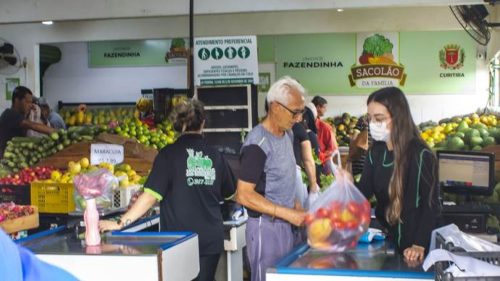 Imagem referente a Frio em Curitiba? Sacolões da Família já oferecem frutas e verduras de outono-inverno