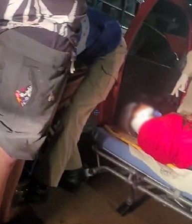 Imagem referente a Colisão entre carro e ônibus deixa mulher de 30 anos ferida no Tarumã