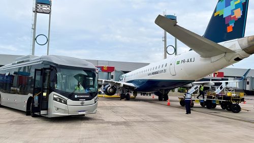 Aeroporto de Curitiba adota ônibus elétrico da BYD em projeto piloto