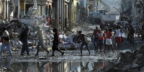Imagem referente a Cidade sitiada: brasileiro e haitiano contam rotina em Porto Príncipe