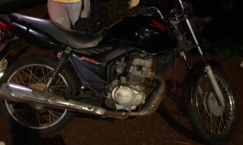 Homem sofre contusão em acidente entre moto e carro na Vila Tolentino