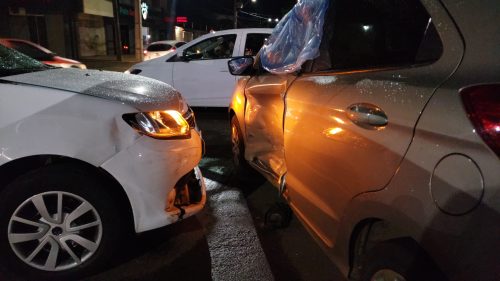 Imagem referente a Acidente violento entre Logan e Ford Ka é registrado no Coqueiral
