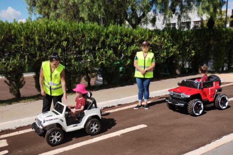 Escola de trânsito do DER/PR em Cascavel tem projeto-piloto com carrinhos elétricos