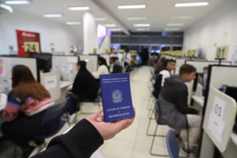 Imagem referente a Com 36 mil vagas, Paraná liderou contratação de jovens no 1º trimestre na região Sul