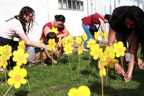 MAIO LARANJA: Plantio de flores chama a atenção para o abuso sexual de crianças em Cascavel
