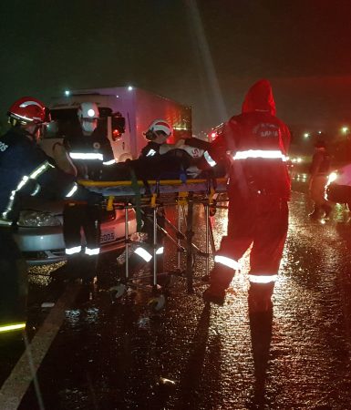 Imagem referente a Três pessoas, entre elas uma grávida, ficam feridas em forte colisão na BR-277 em Cascavel