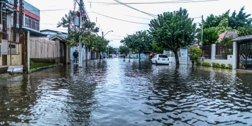 Imagem referente a Com 50 mil em áreas de risco, Canoas ordena evacuação de 11 bairros