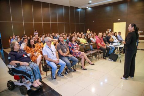 Imagem referente a Servidores da CGE participam de palestra sobre relações no ambiente de trabalho