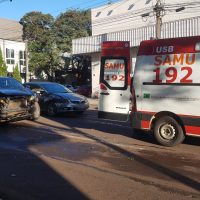 Imagem referente a Kia Sportage e Civic se envolvem em acidente na Rua Paraná