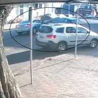 Imagem referente a Câmera registra acidente entre Civic e Sportage na Rua Paraná