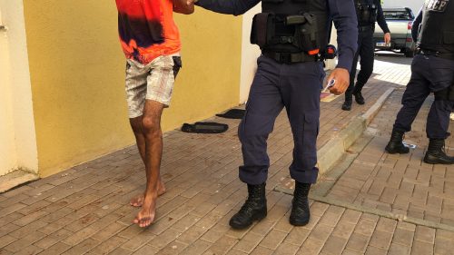 Imagem referente a Homem é preso após agredir profissional da saúde na UPA Brasília