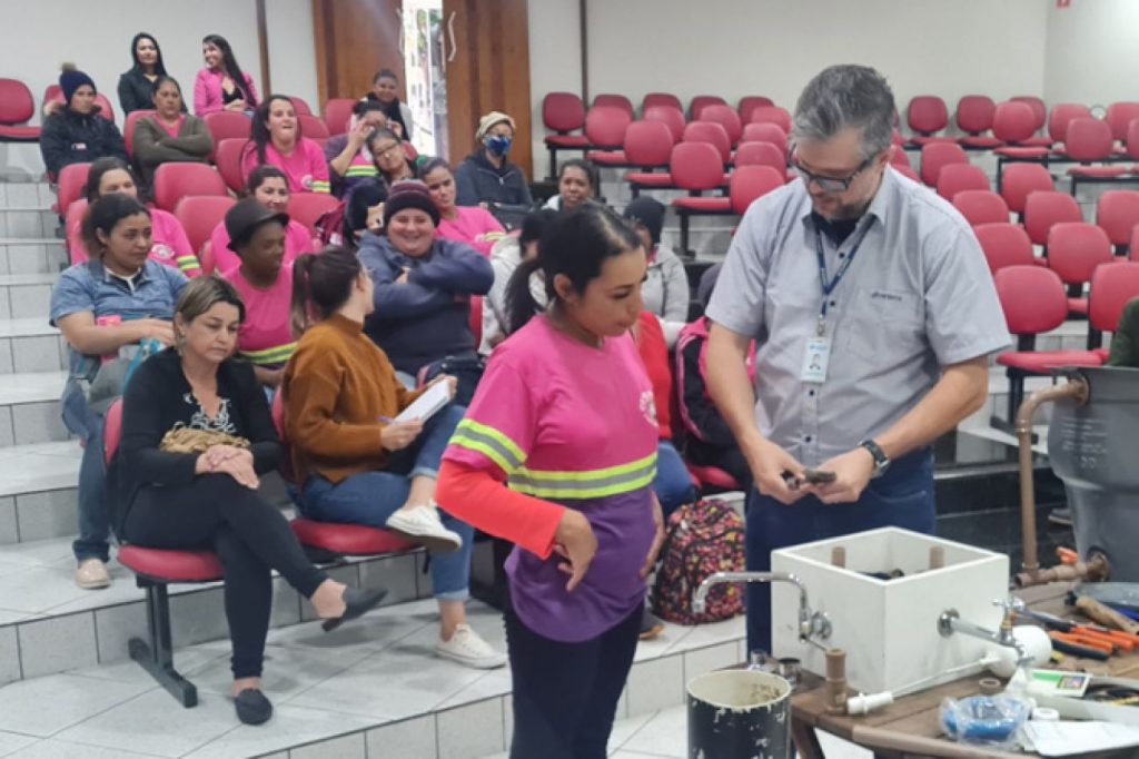 Sanepar promove curso de hidráulica para mulheres em Londrina nesta semana