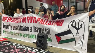 Manifestantes fazem ato pró-Palestina na USP