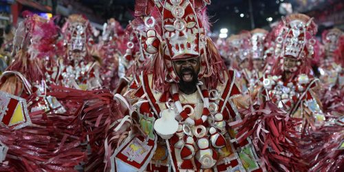 Imagem referente a Mudanças nos desfiles das escolas de samba do Rio divide opiniões