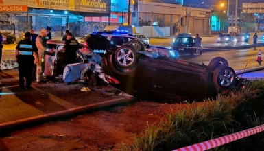 Imagem referente a Motorista invade contramão e provoca tragédia com uma morte e quatro feridos; criança foi ejetada