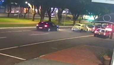 Imagem referente a Vídeo mostra Fusca ‘sem freio’ atingindo violentamente carro de família na Avenida Brasil