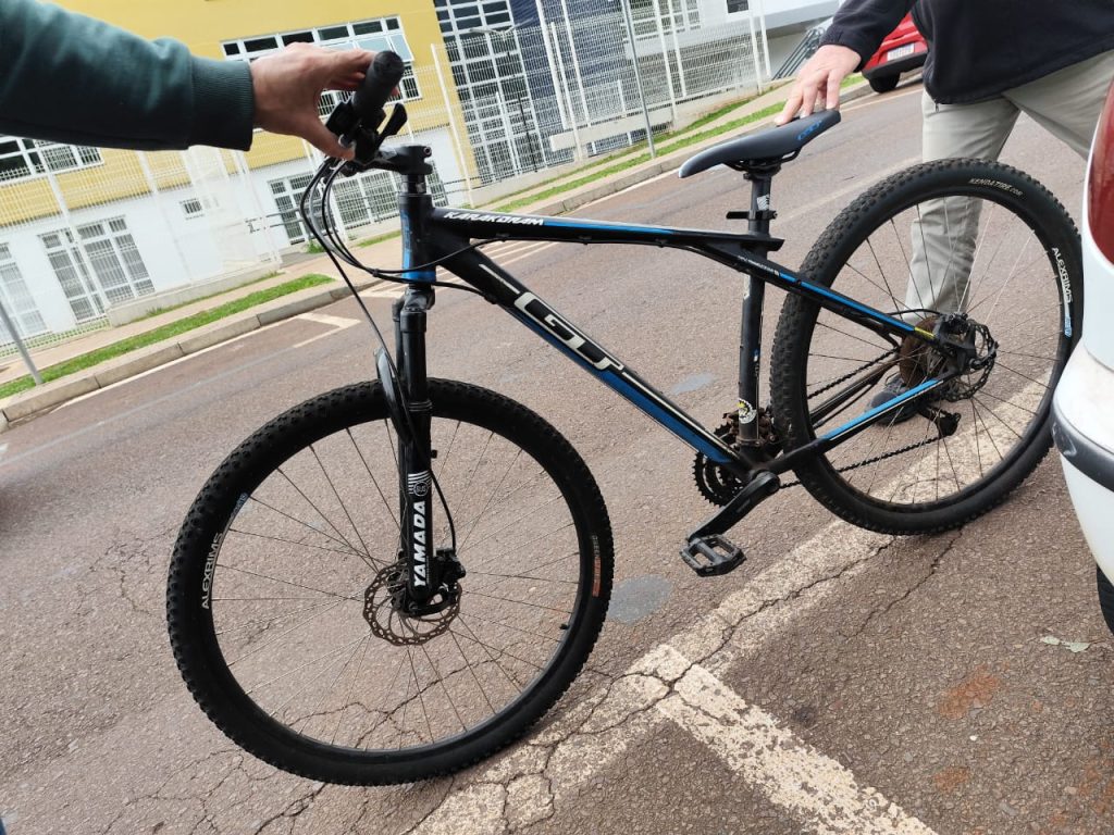 Adolescente é apreendido com bicicleta furtada no Centro